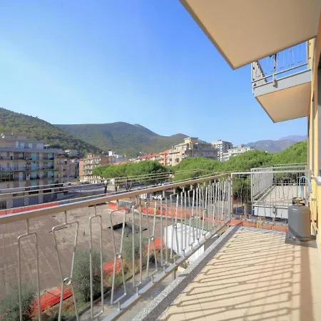 Italianway - Giardini 13 *